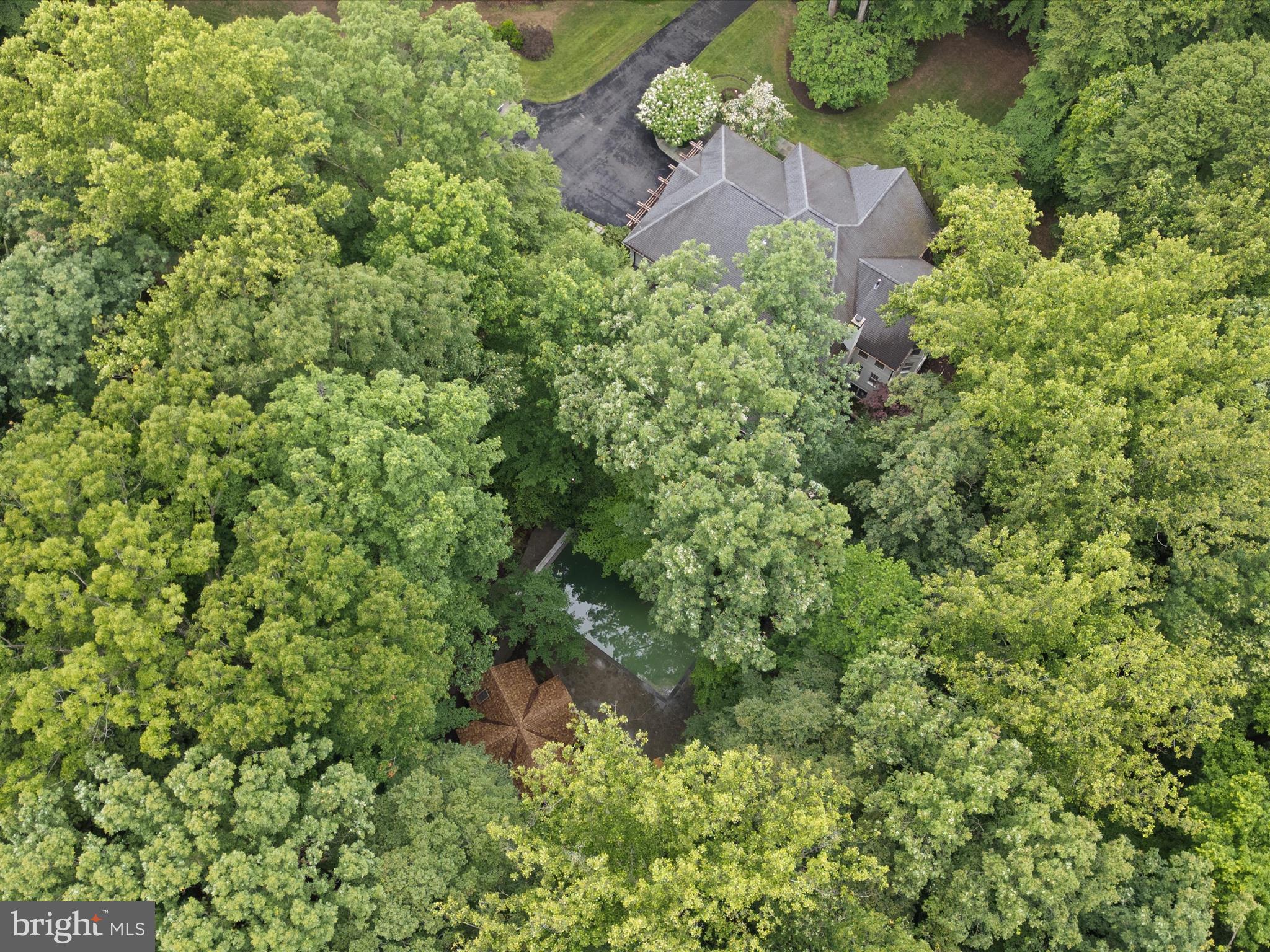 TWELVE OAKS - Residential