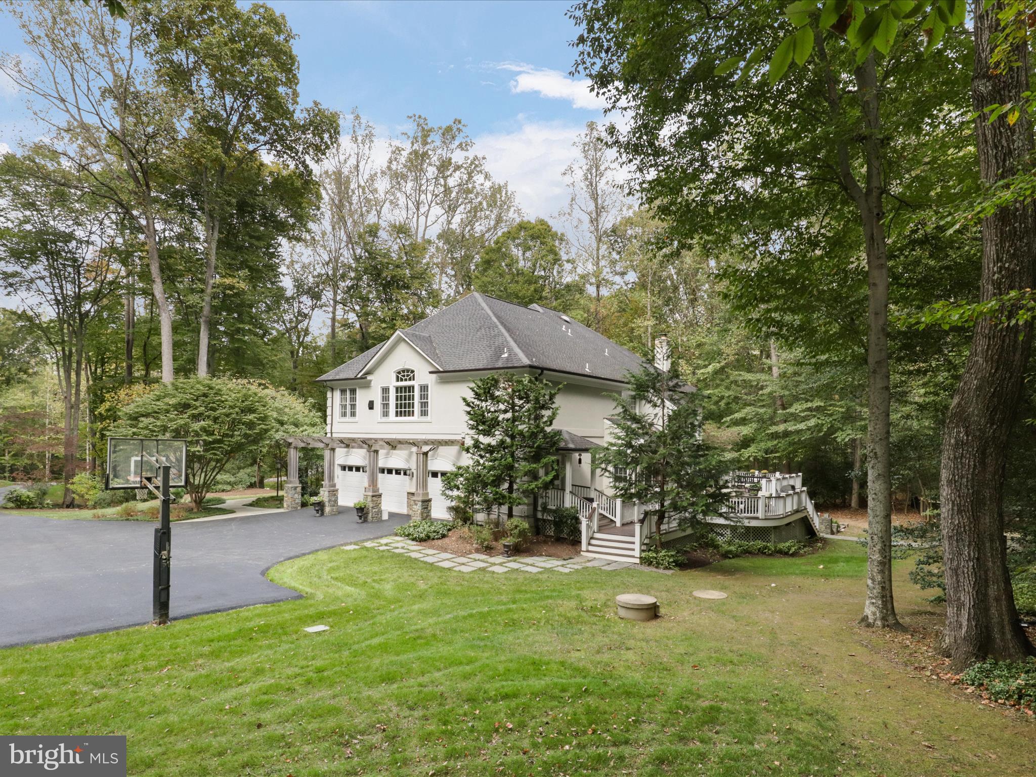 TWELVE OAKS - Residential