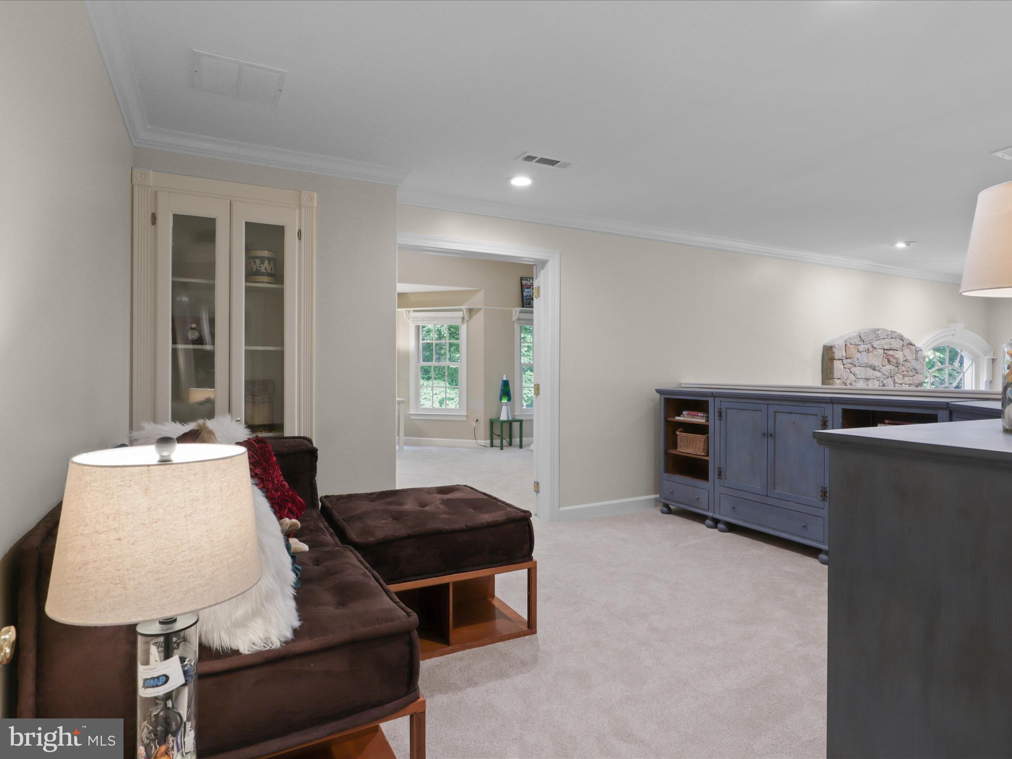 TWELVE OAKS - Residential