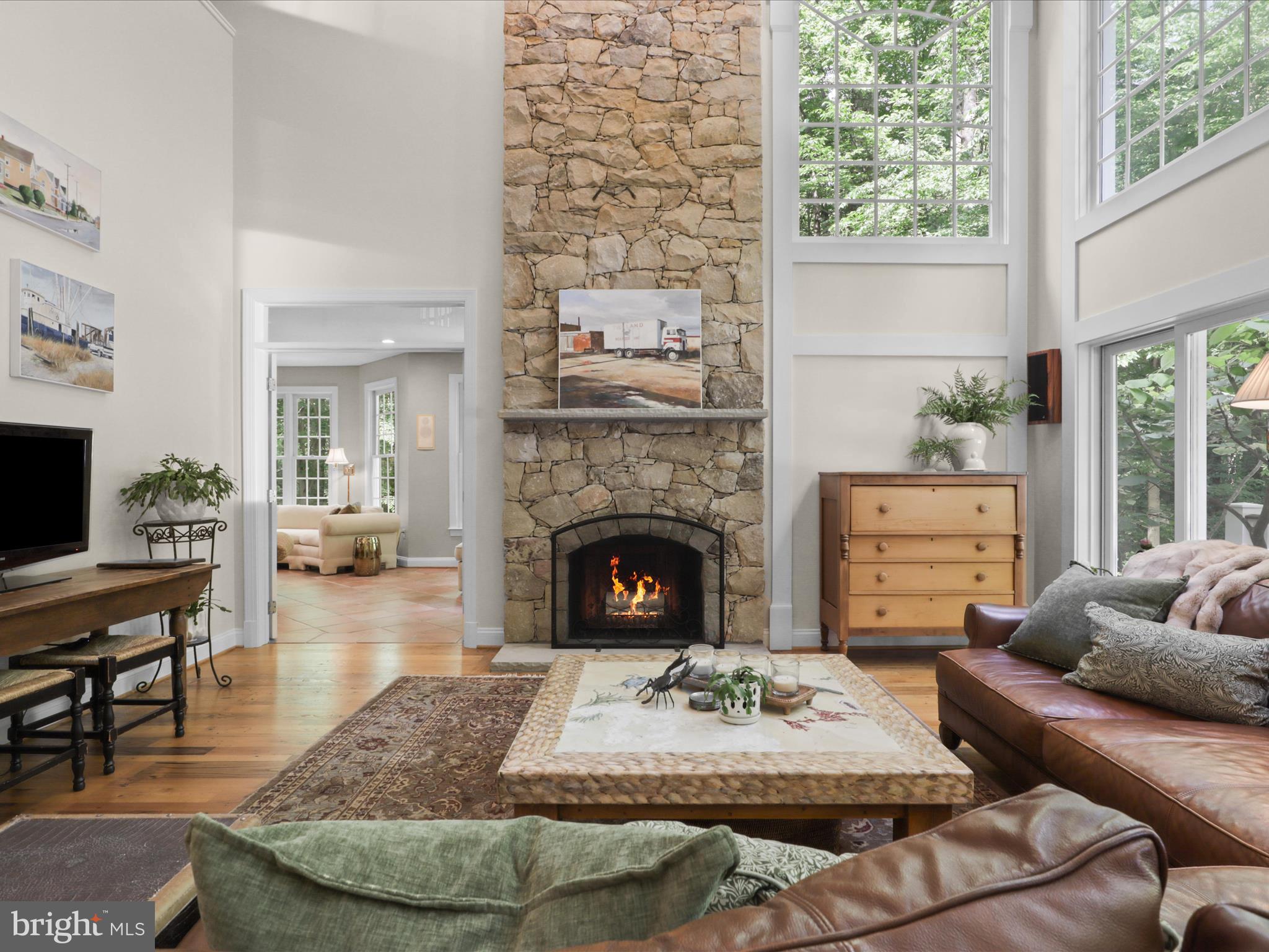 TWELVE OAKS - Residential