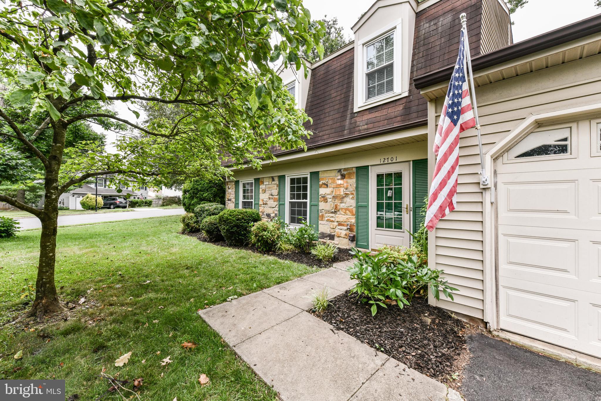 KINGSTON CHASE - Residential