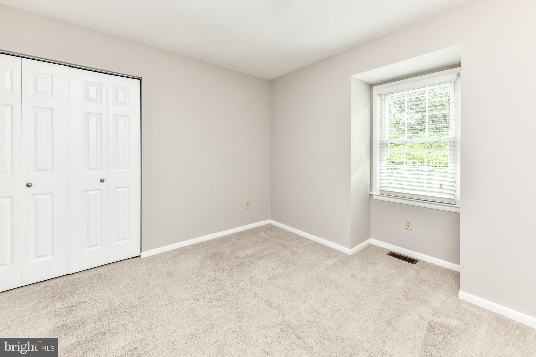 KINGSTON CHASE - Residential