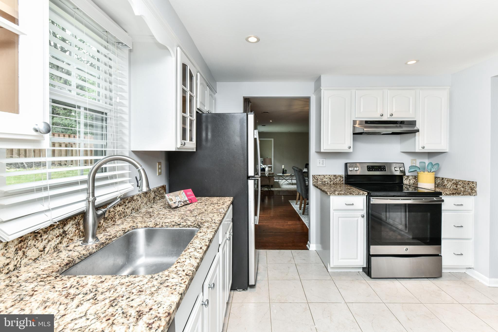 KINGSTON CHASE - Residential
