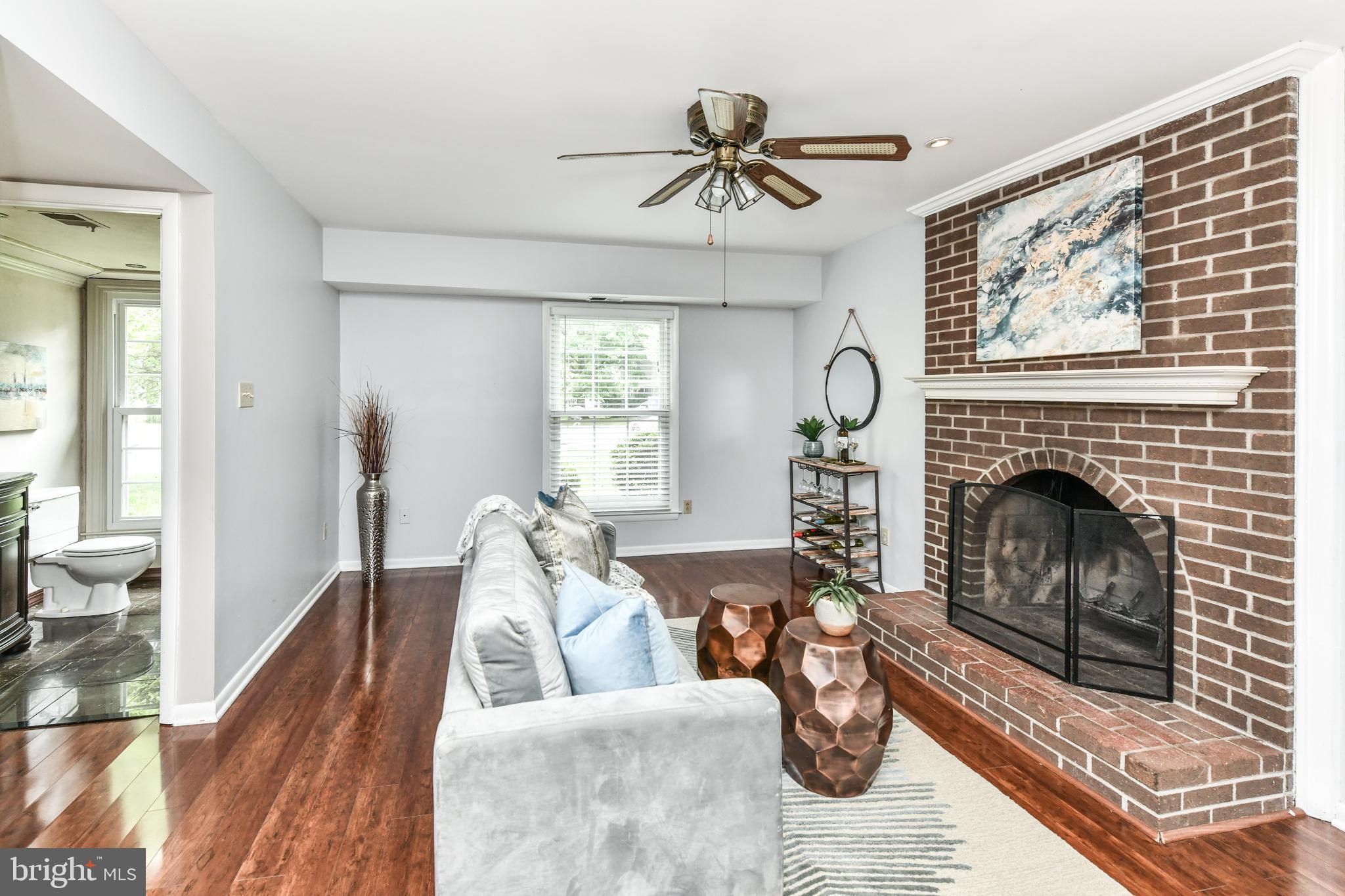 KINGSTON CHASE - Residential