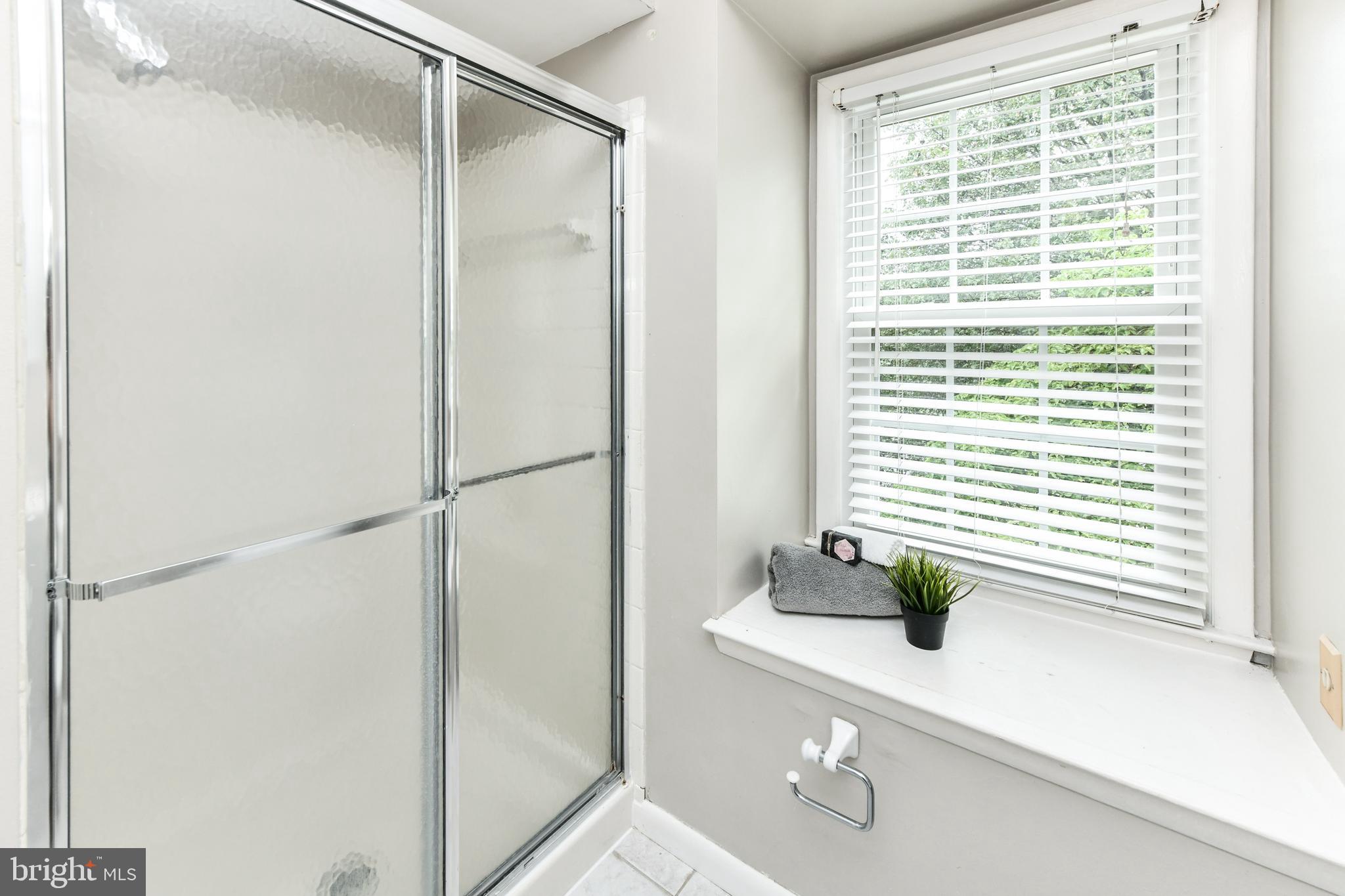 KINGSTON CHASE - Residential