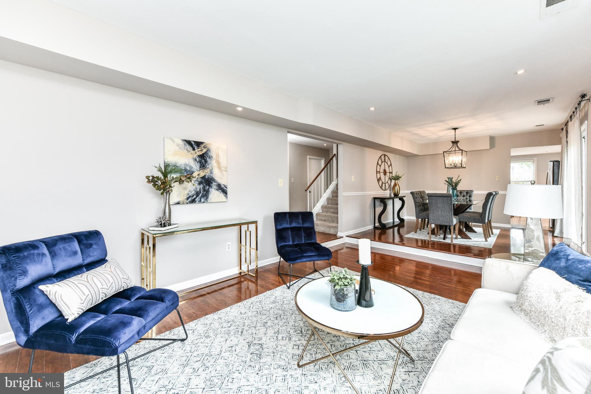 KINGSTON CHASE - Residential