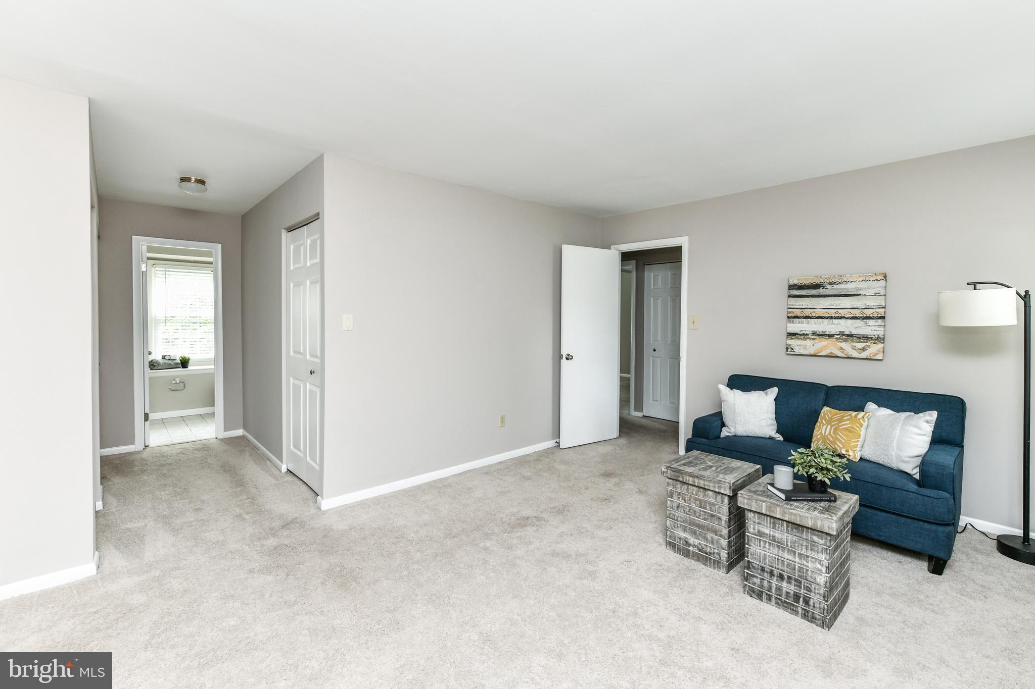 KINGSTON CHASE - Residential