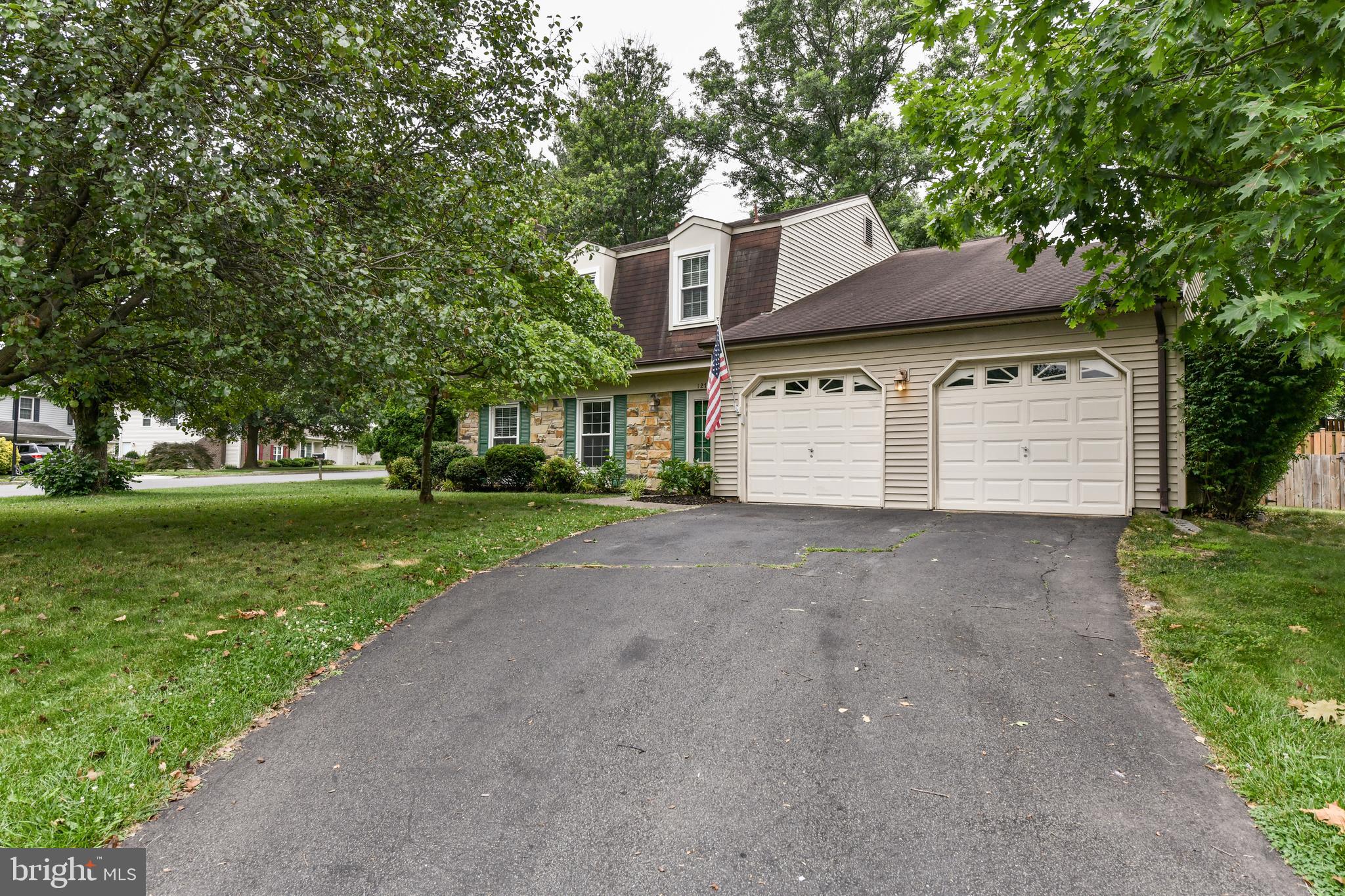 KINGSTON CHASE - Residential