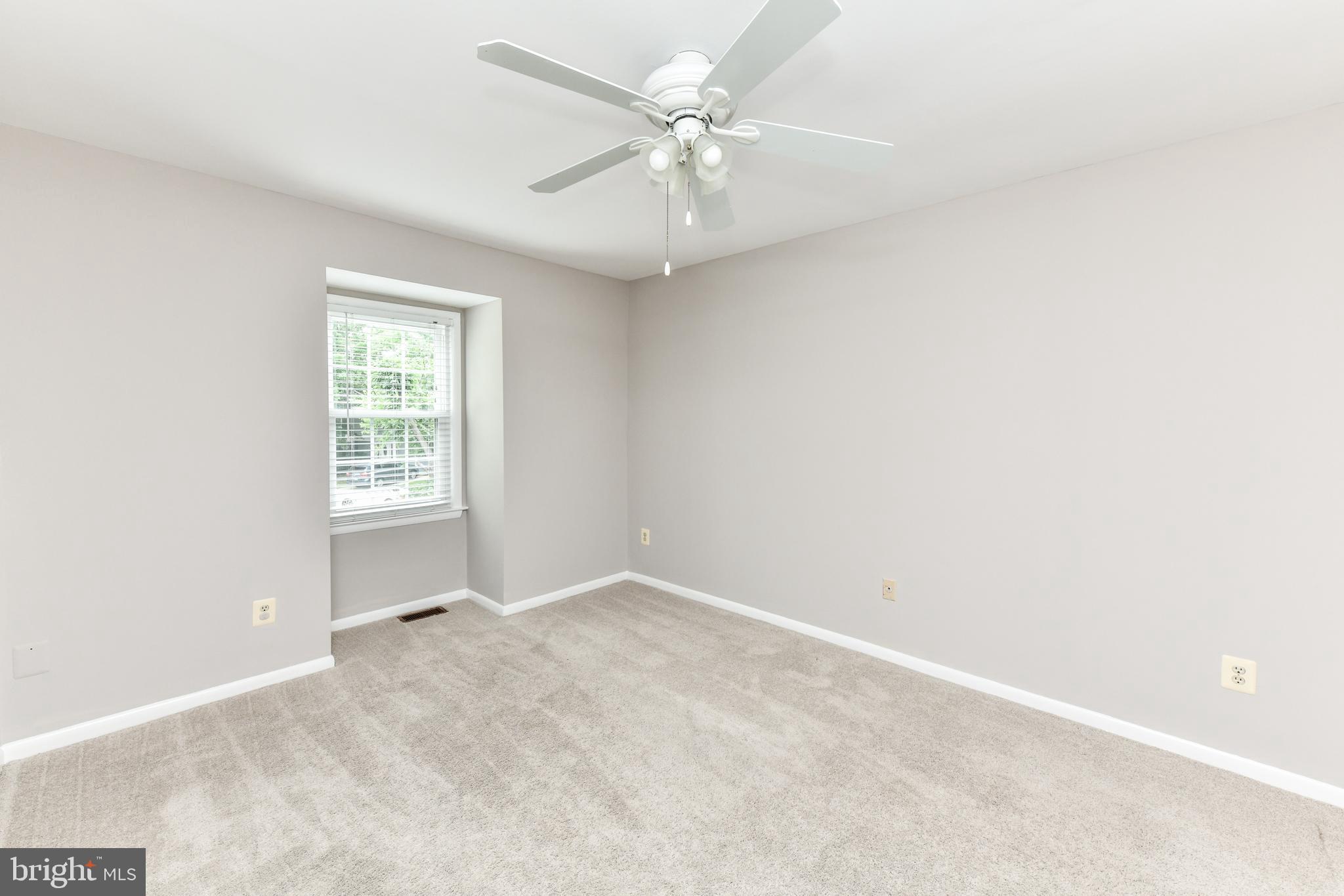 KINGSTON CHASE - Residential