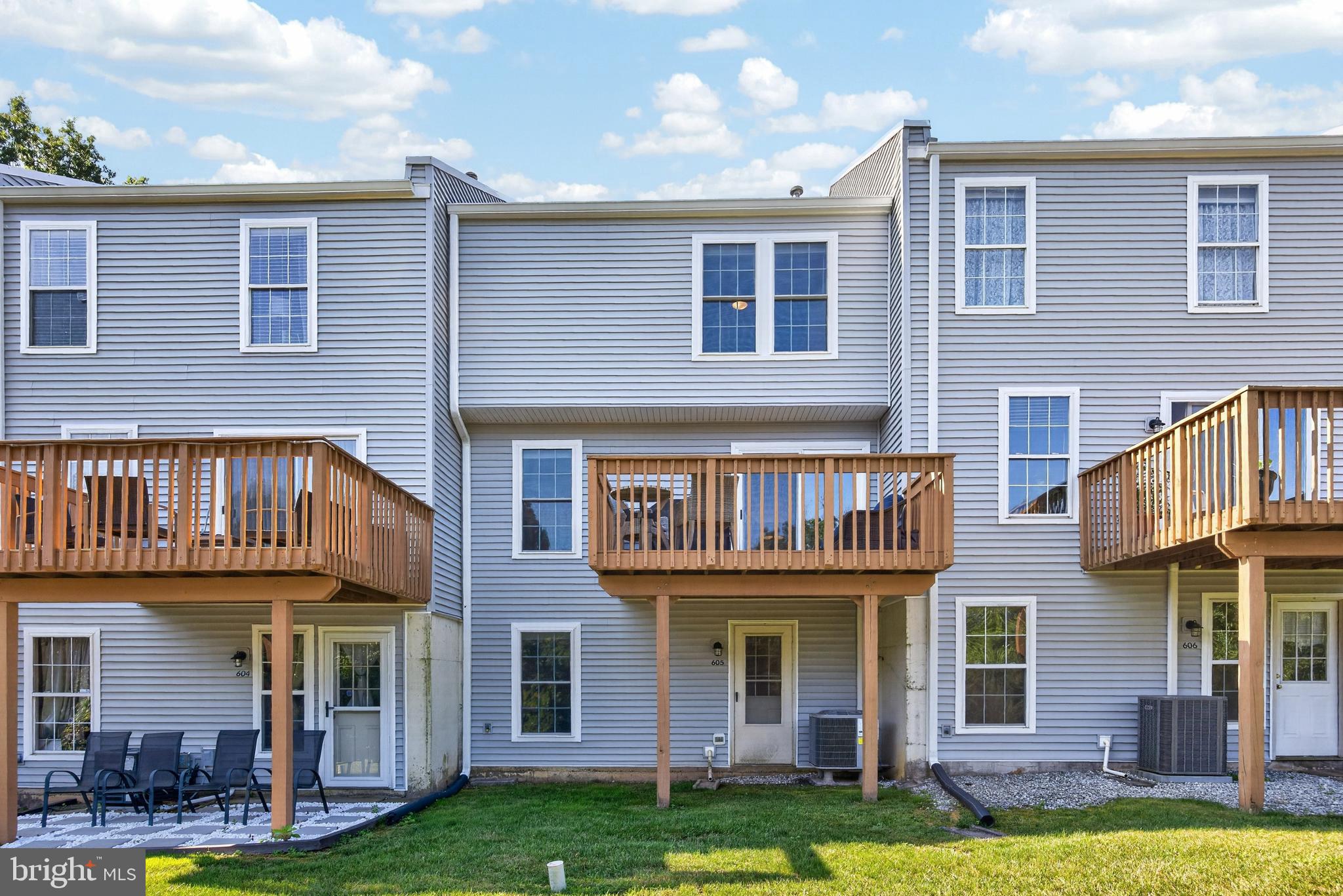 EXTON STATION - Residential