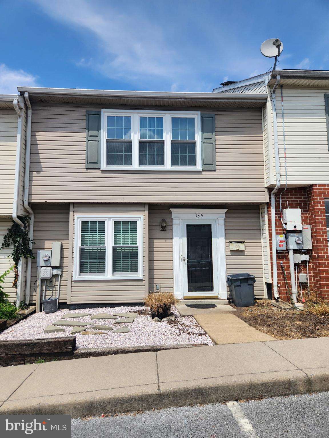 Well-maintained townhome close to downtown. This 2-level home features 3 bedrooms and 2.5 baths. The first floor has elegant tile flooring. The living room, kitchen, dining room, laundry, and half bath make up the indoor living space. The backyard includes a storage shed and fence.  The primary bedroom has a walk-in closet and full bathroom.