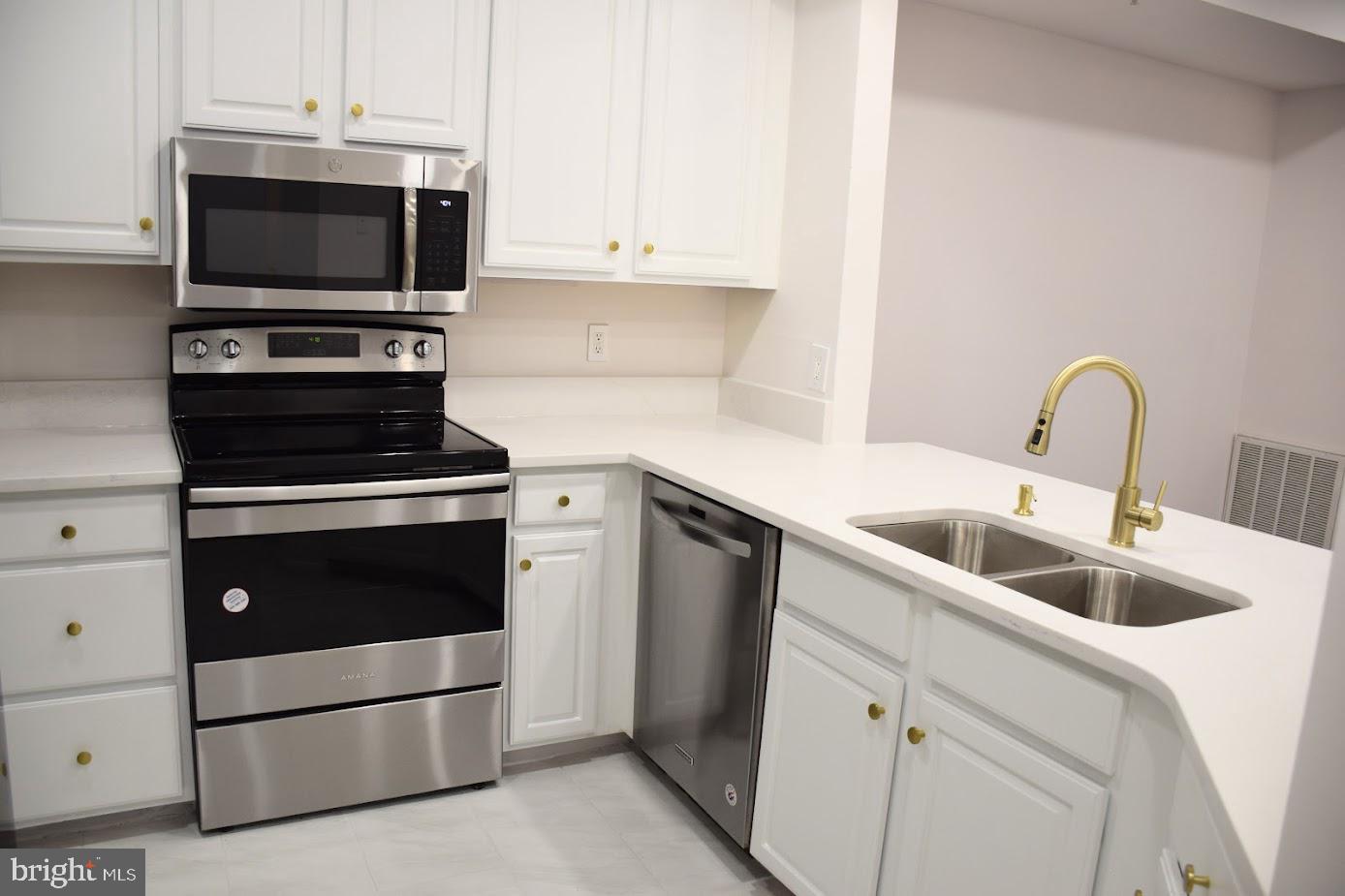 BALDWIN GROVE - Residential
