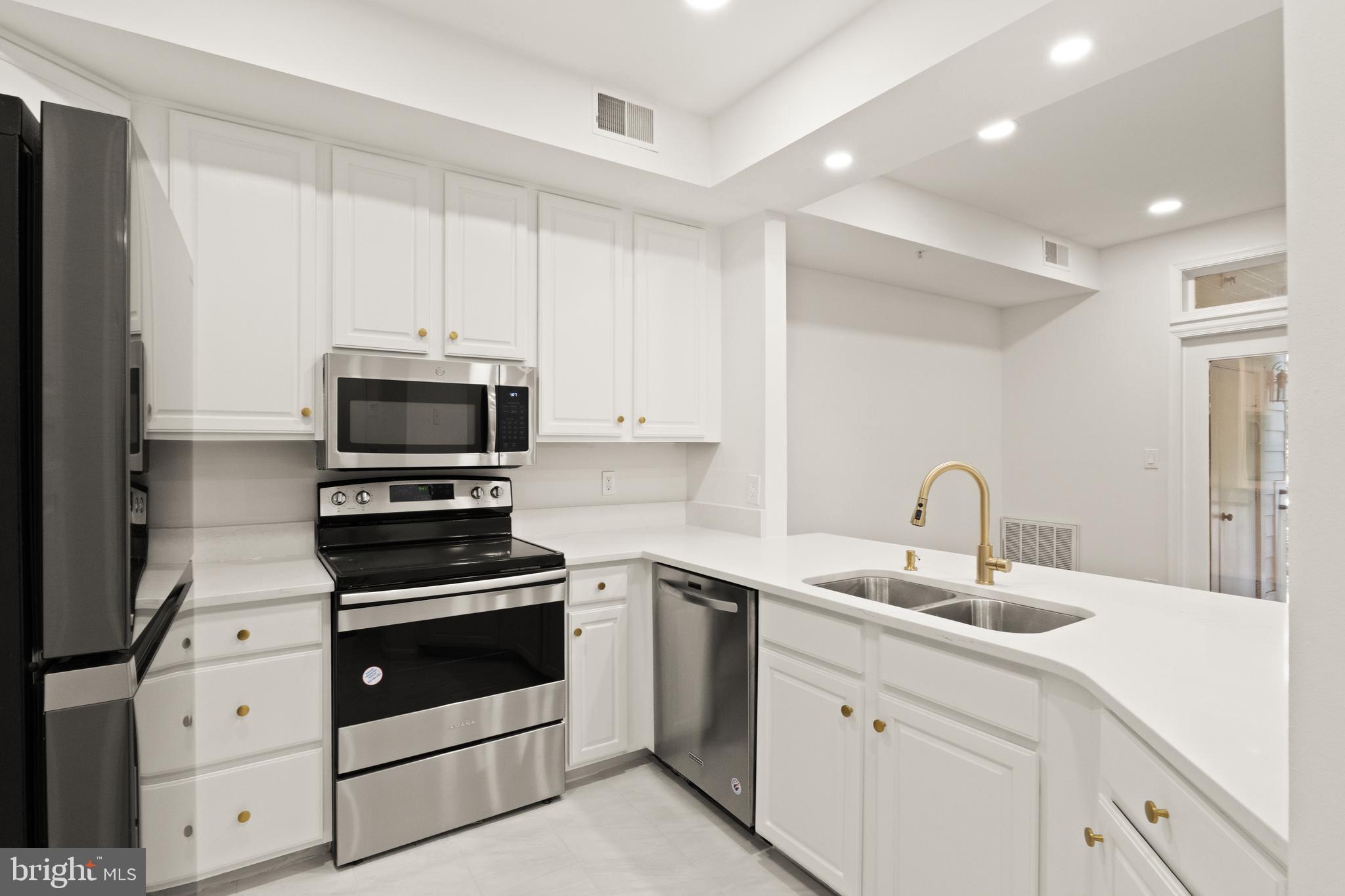 BALDWIN GROVE - Residential
