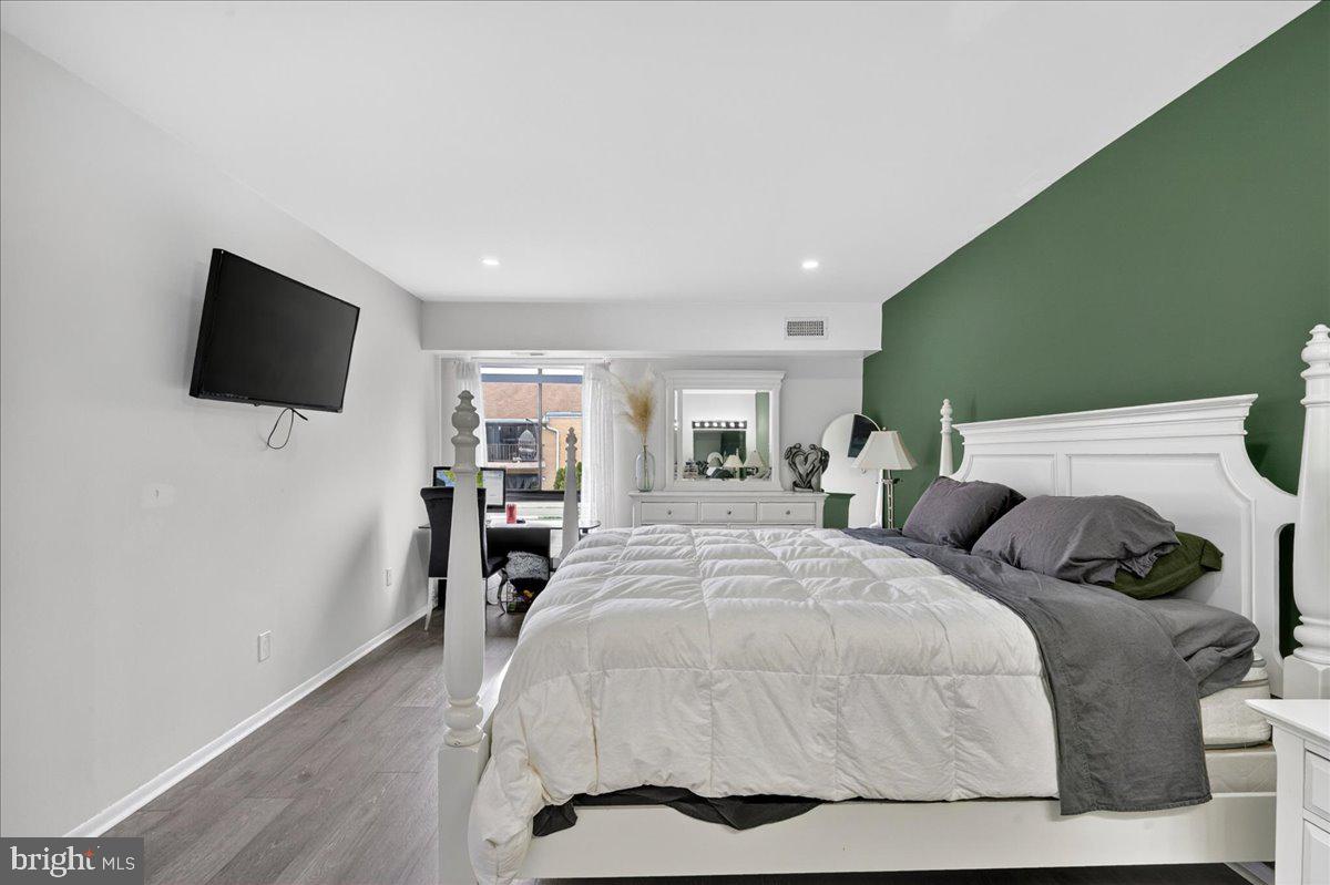 BUSTLETON - Residential