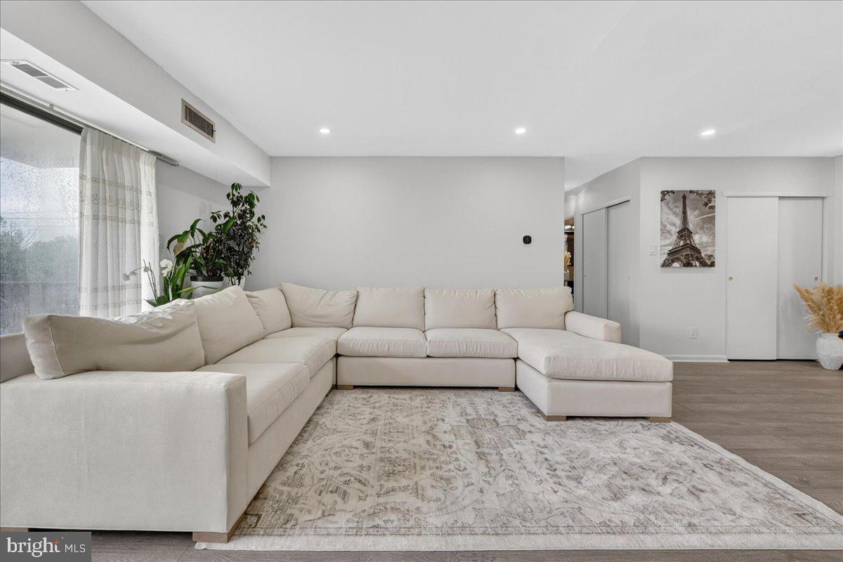 BUSTLETON - Residential
