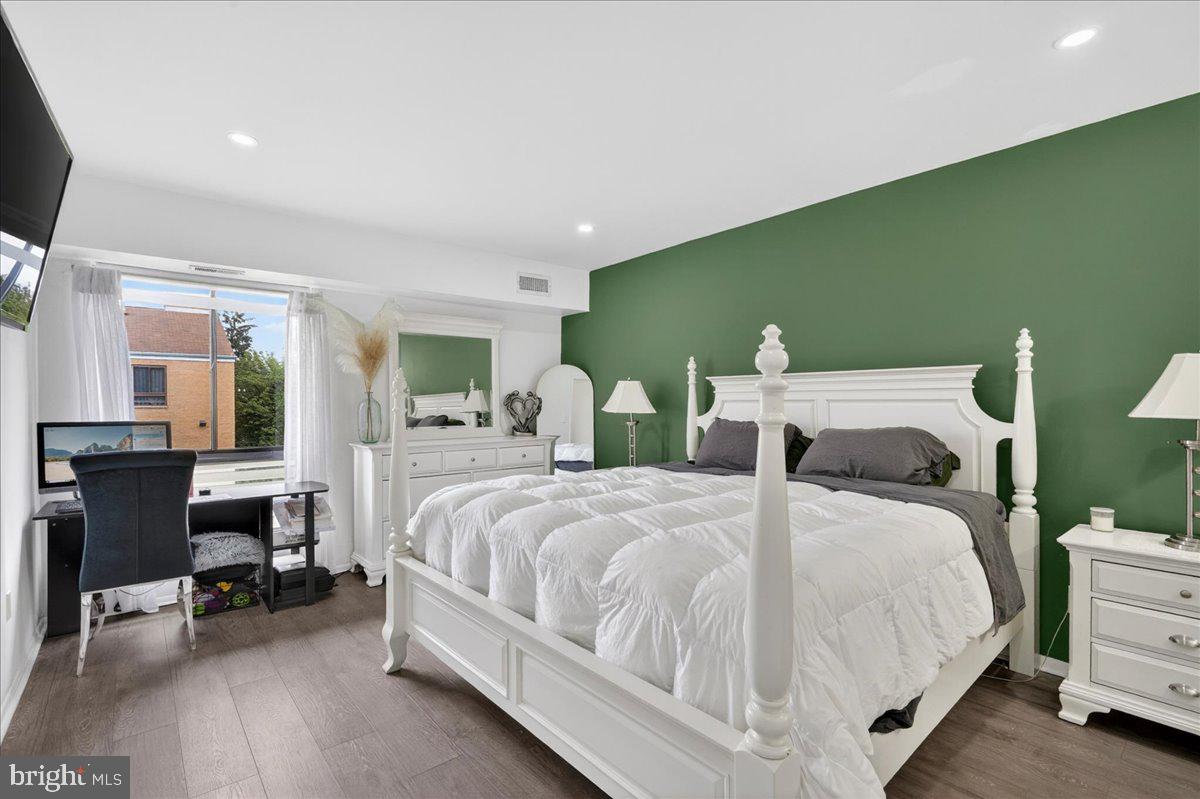 BUSTLETON - Residential