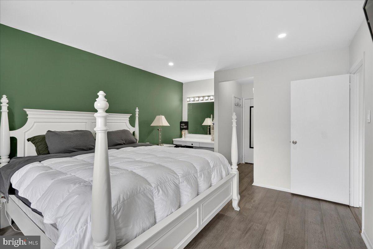 BUSTLETON - Residential