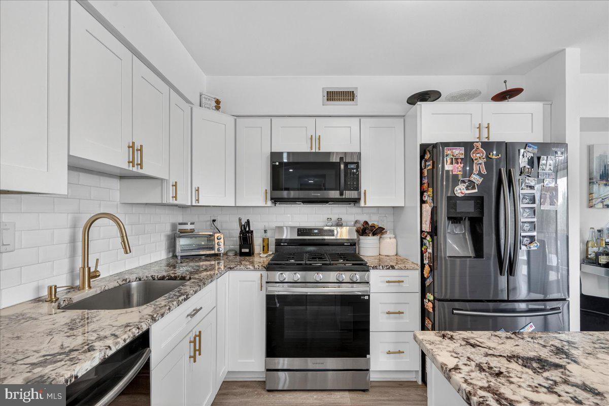BUSTLETON - Residential