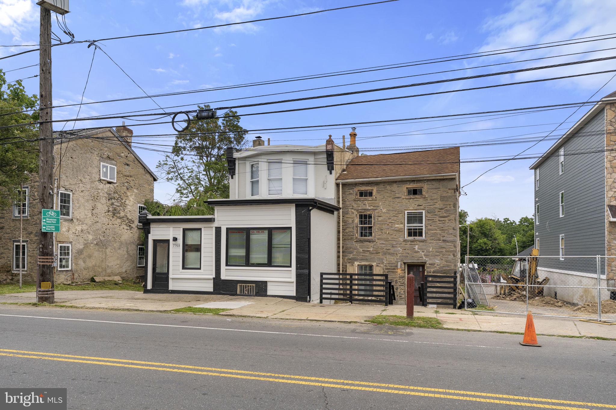 ROXBOROUGH - Residential