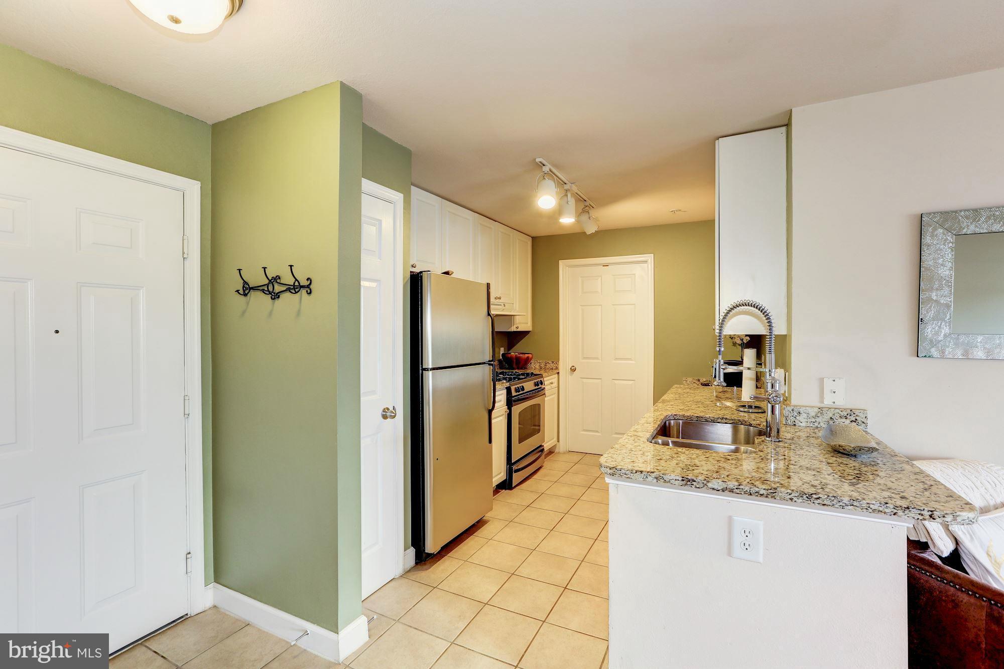 FITZ AT ROCKVILLE TOWN C - Residential