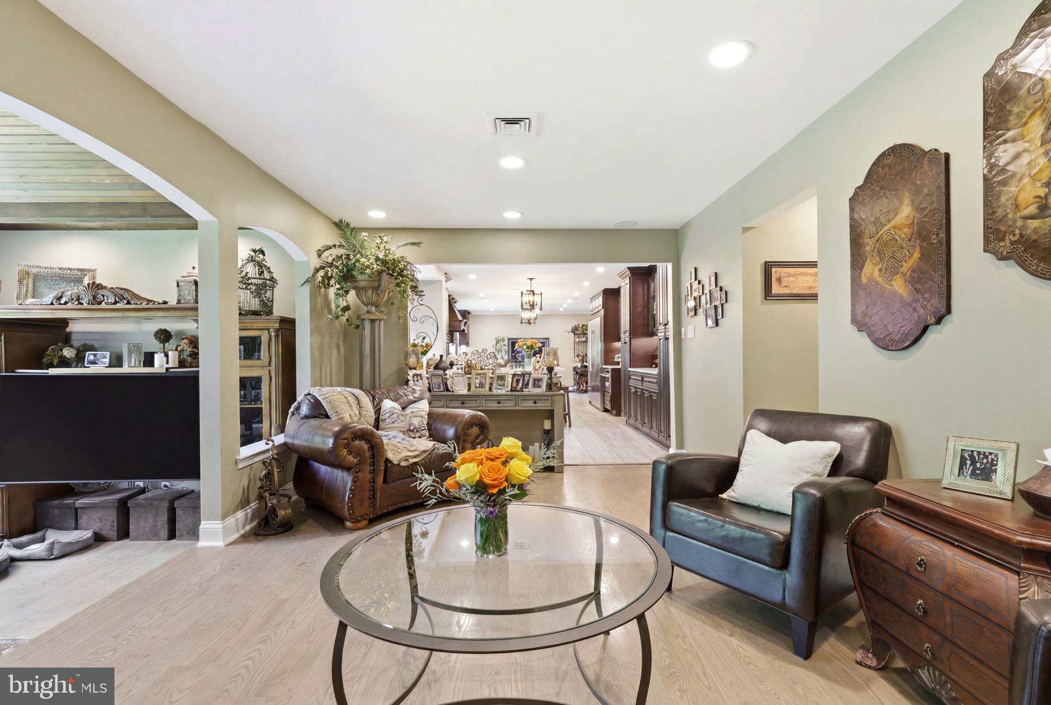 HUNTINGDON VALLEY - Residential