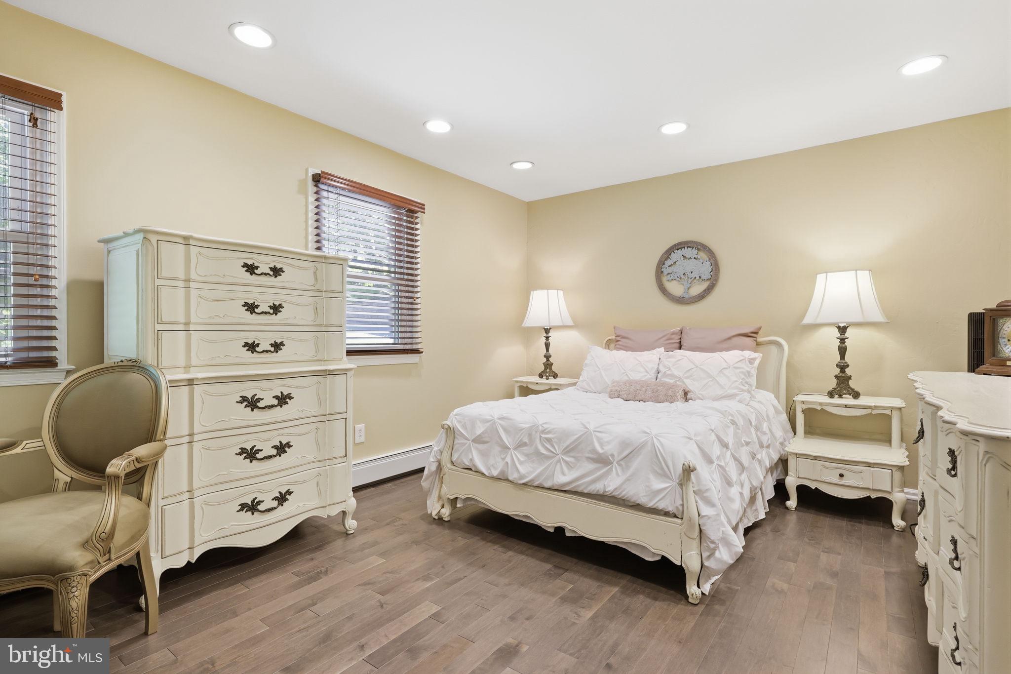 HUNTINGDON VALLEY - Residential