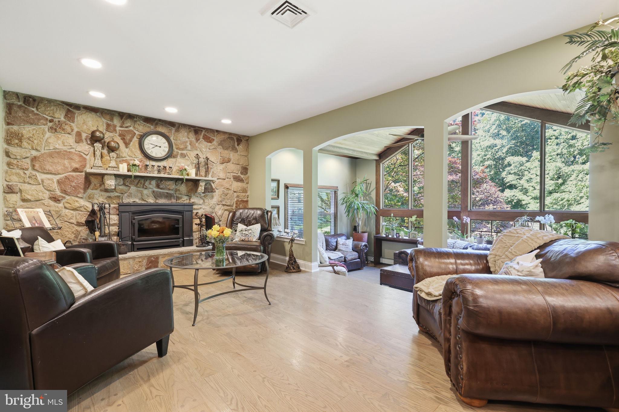 HUNTINGDON VALLEY - Residential