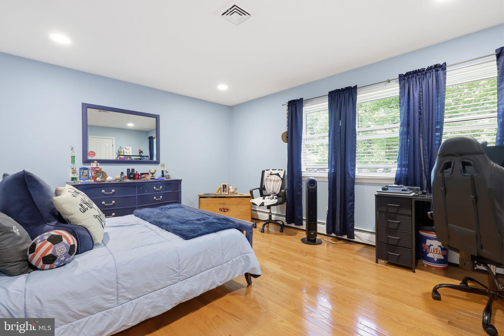 HUNTINGDON VALLEY - Residential
