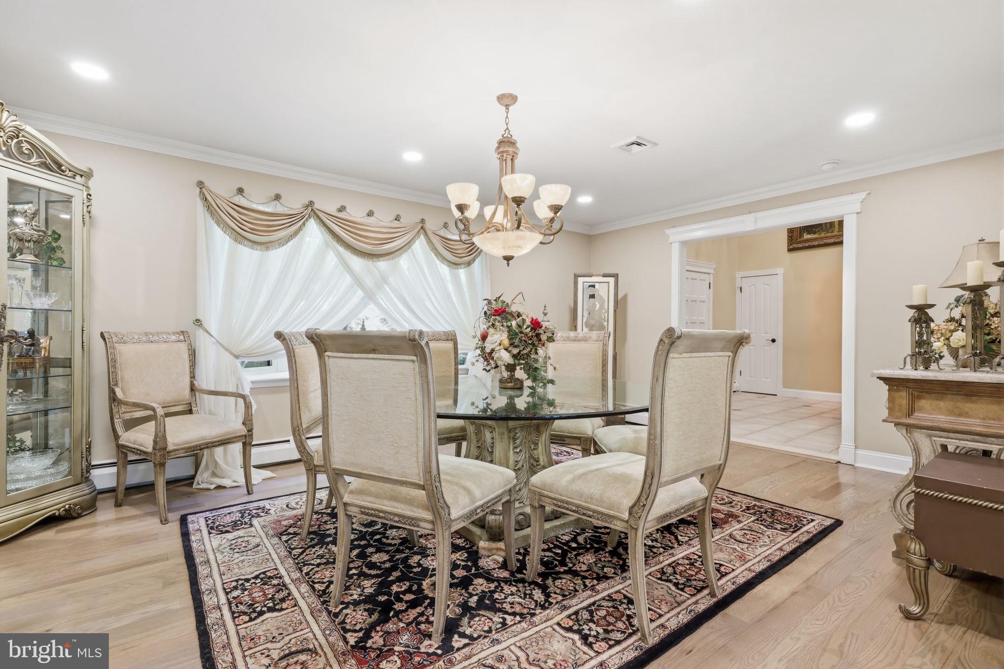 HUNTINGDON VALLEY - Residential