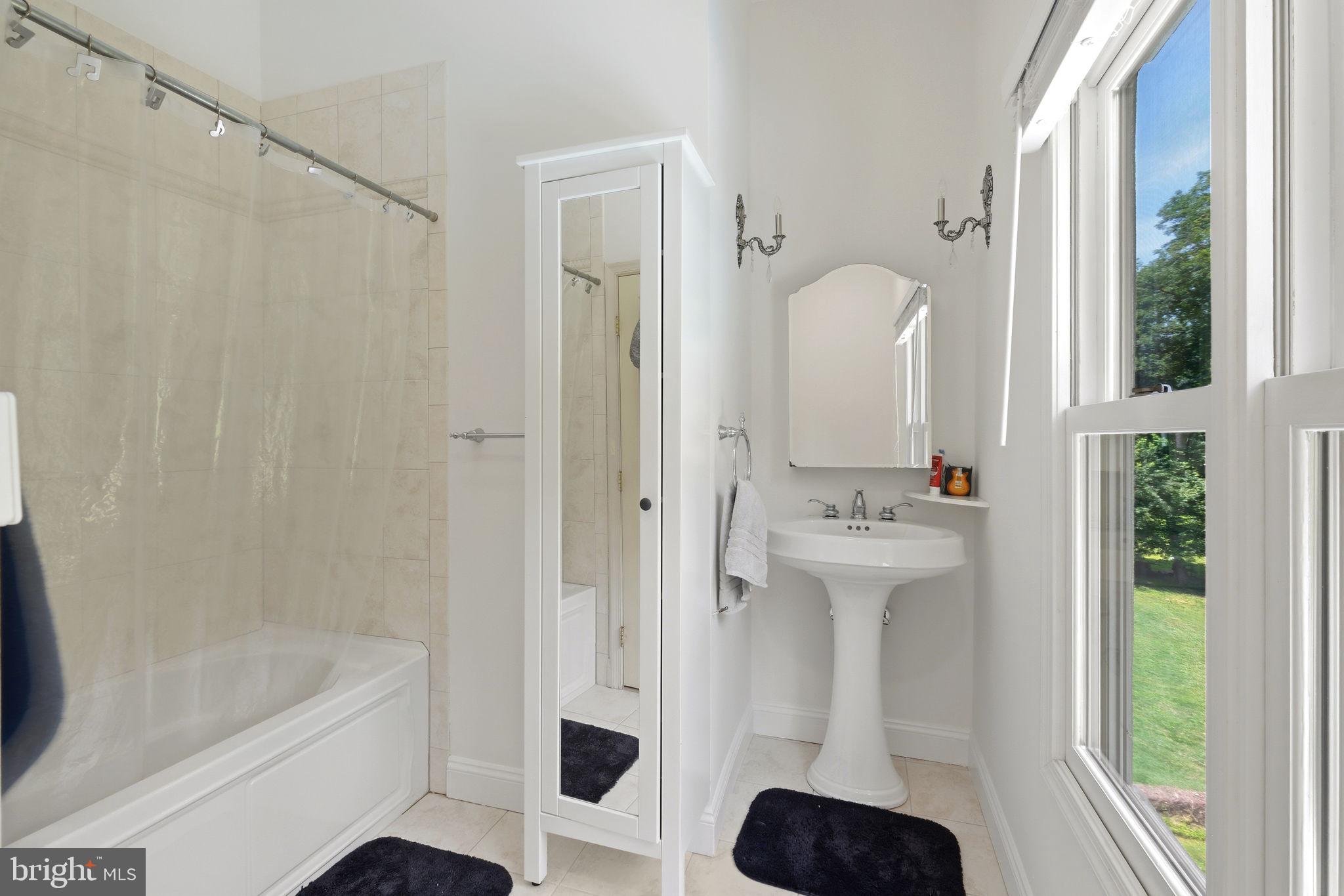 ROBERTS GLEN - Residential