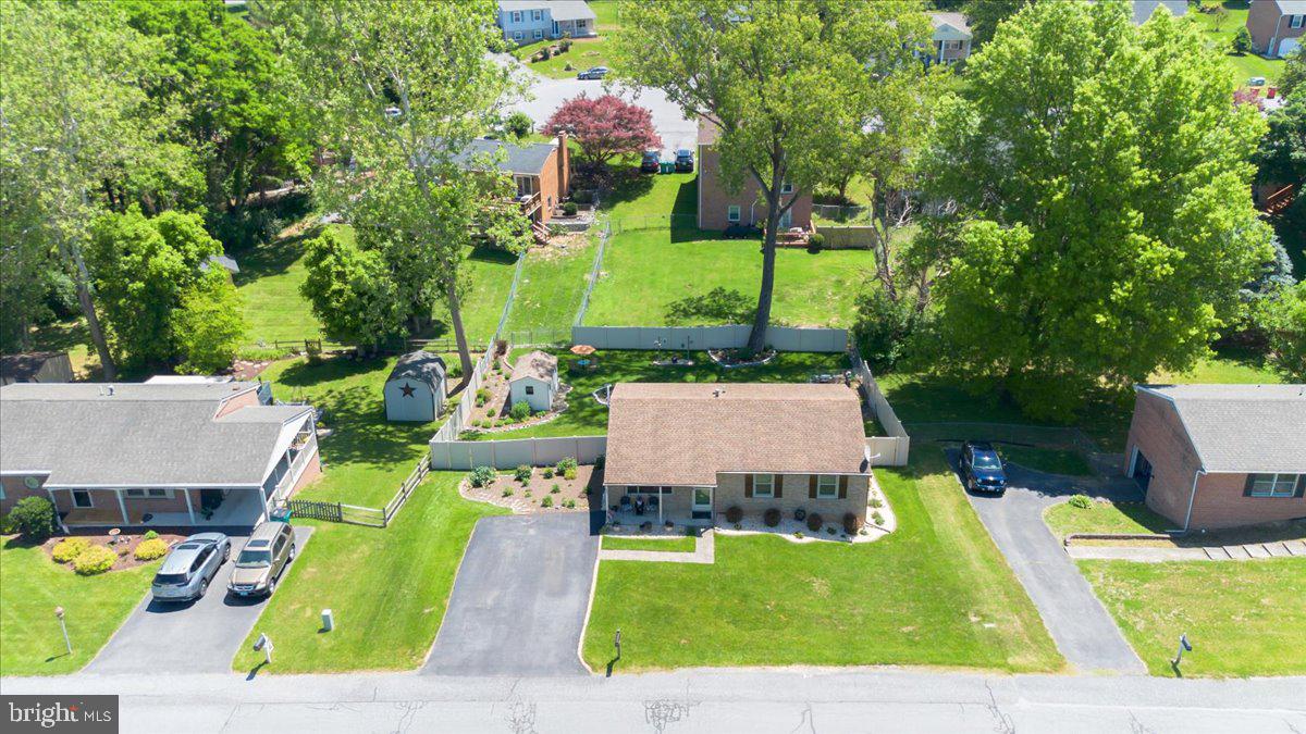 COLONIAL PARK EAST - Residential