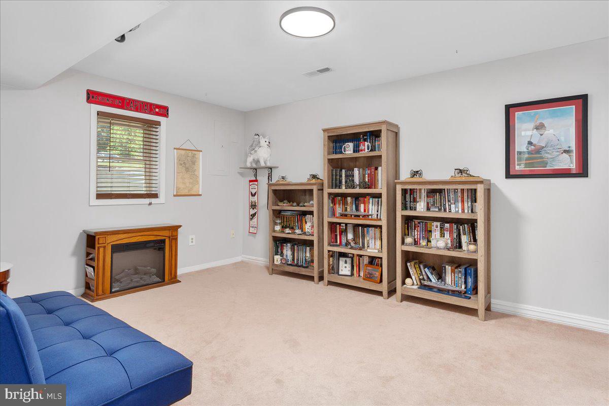 COLONIAL PARK EAST - Residential