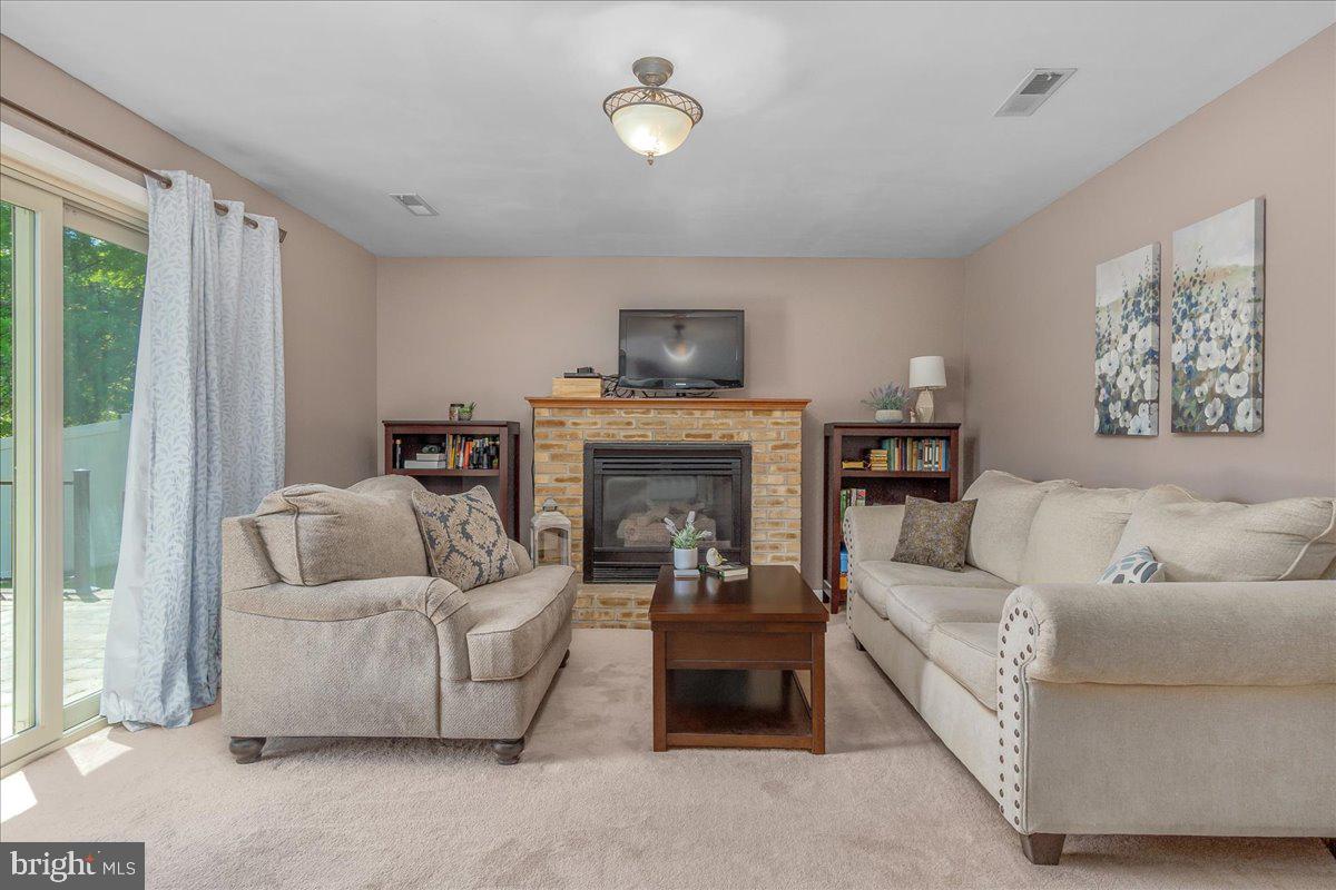 COLONIAL PARK EAST - Residential