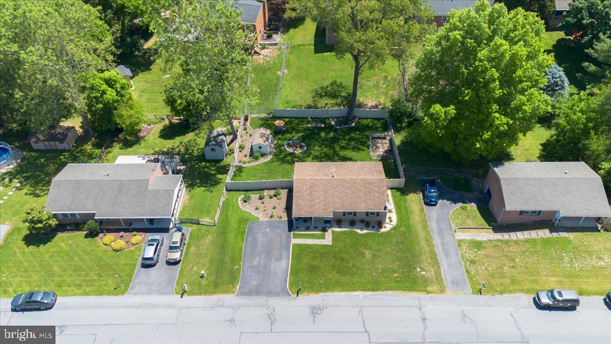 COLONIAL PARK EAST - Residential