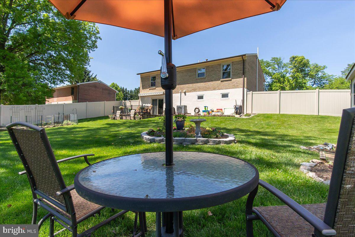 COLONIAL PARK EAST - Residential
