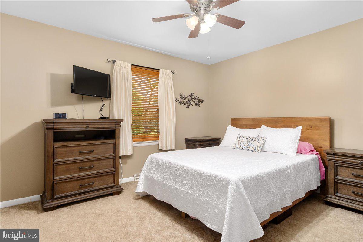 COLONIAL PARK EAST - Residential