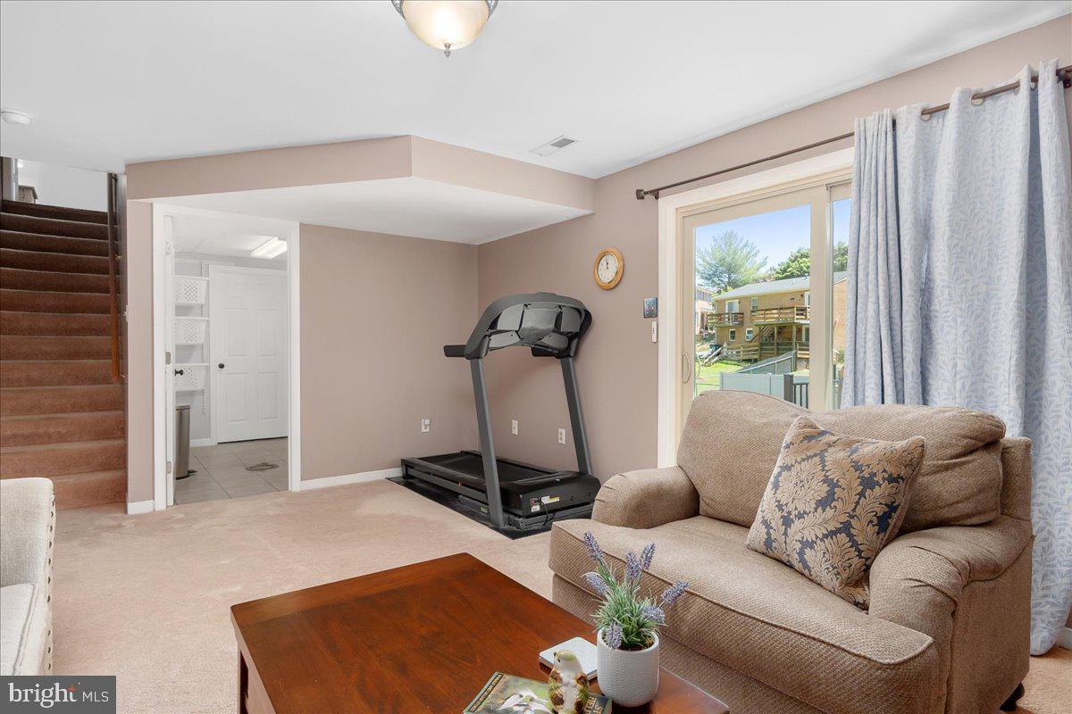 COLONIAL PARK EAST - Residential