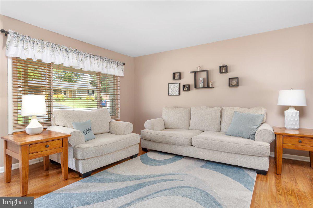 COLONIAL PARK EAST - Residential