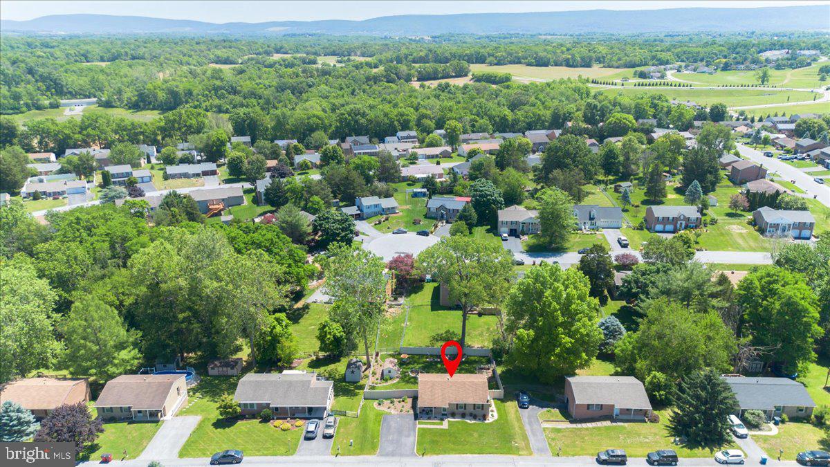 COLONIAL PARK EAST - Residential
