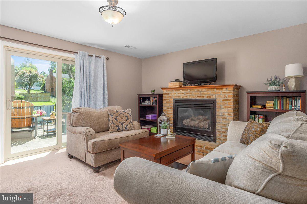 COLONIAL PARK EAST - Residential