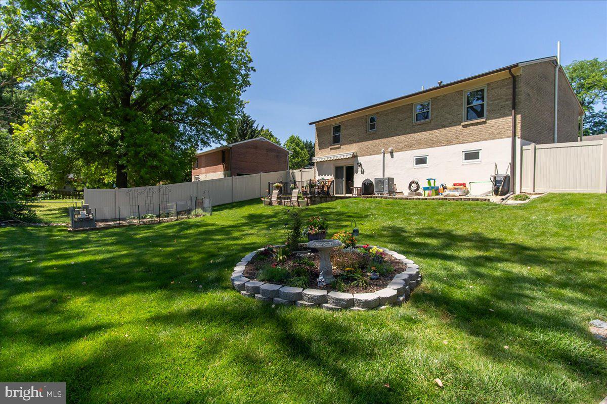 COLONIAL PARK EAST - Residential