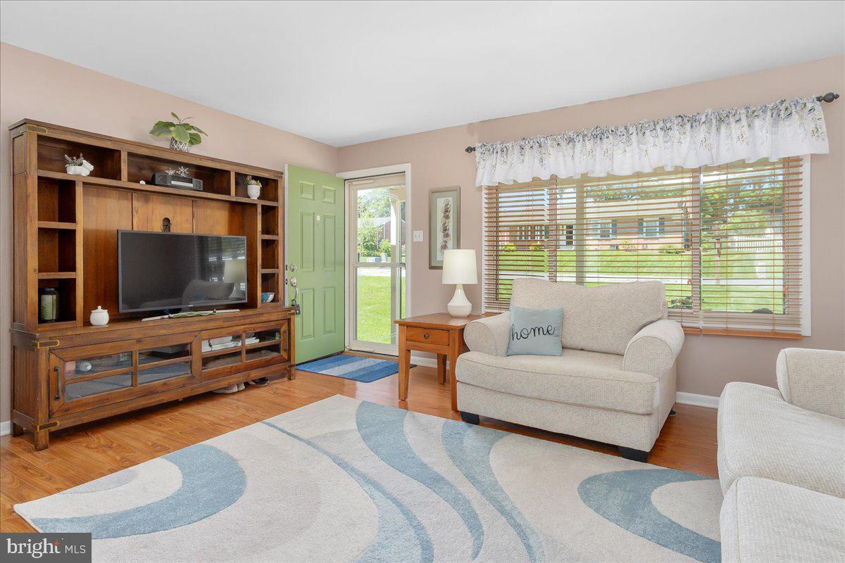 COLONIAL PARK EAST - Residential