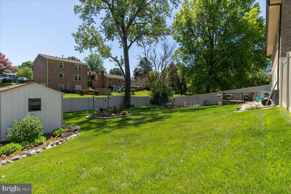 COLONIAL PARK EAST - Residential
