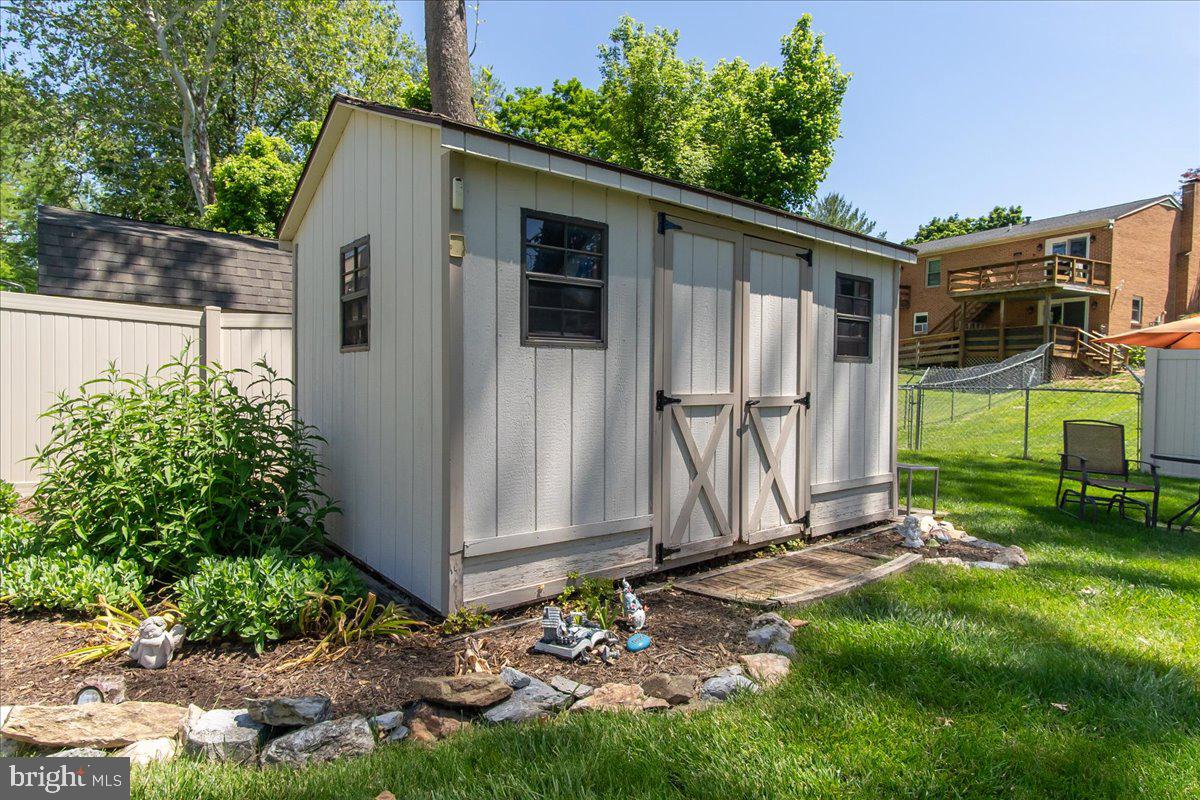 COLONIAL PARK EAST - Residential