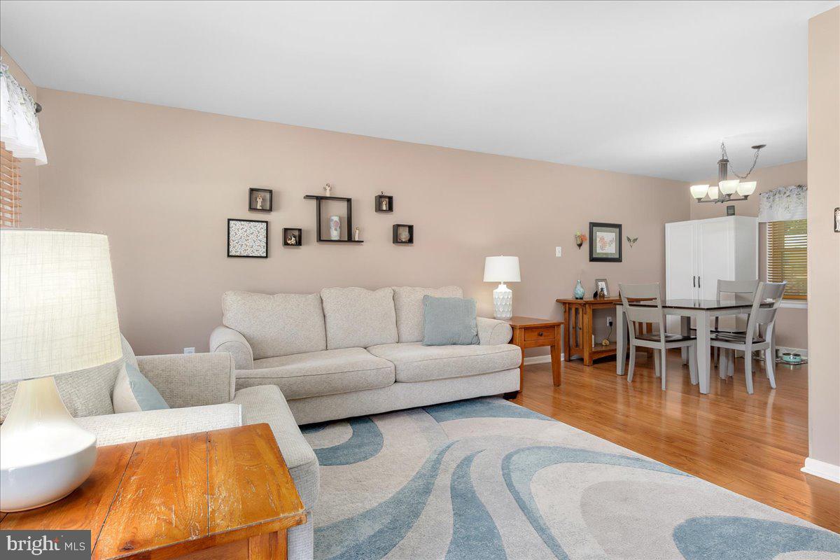 COLONIAL PARK EAST - Residential