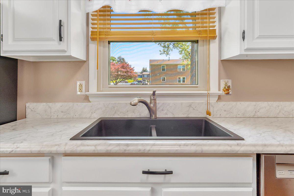 COLONIAL PARK EAST - Residential