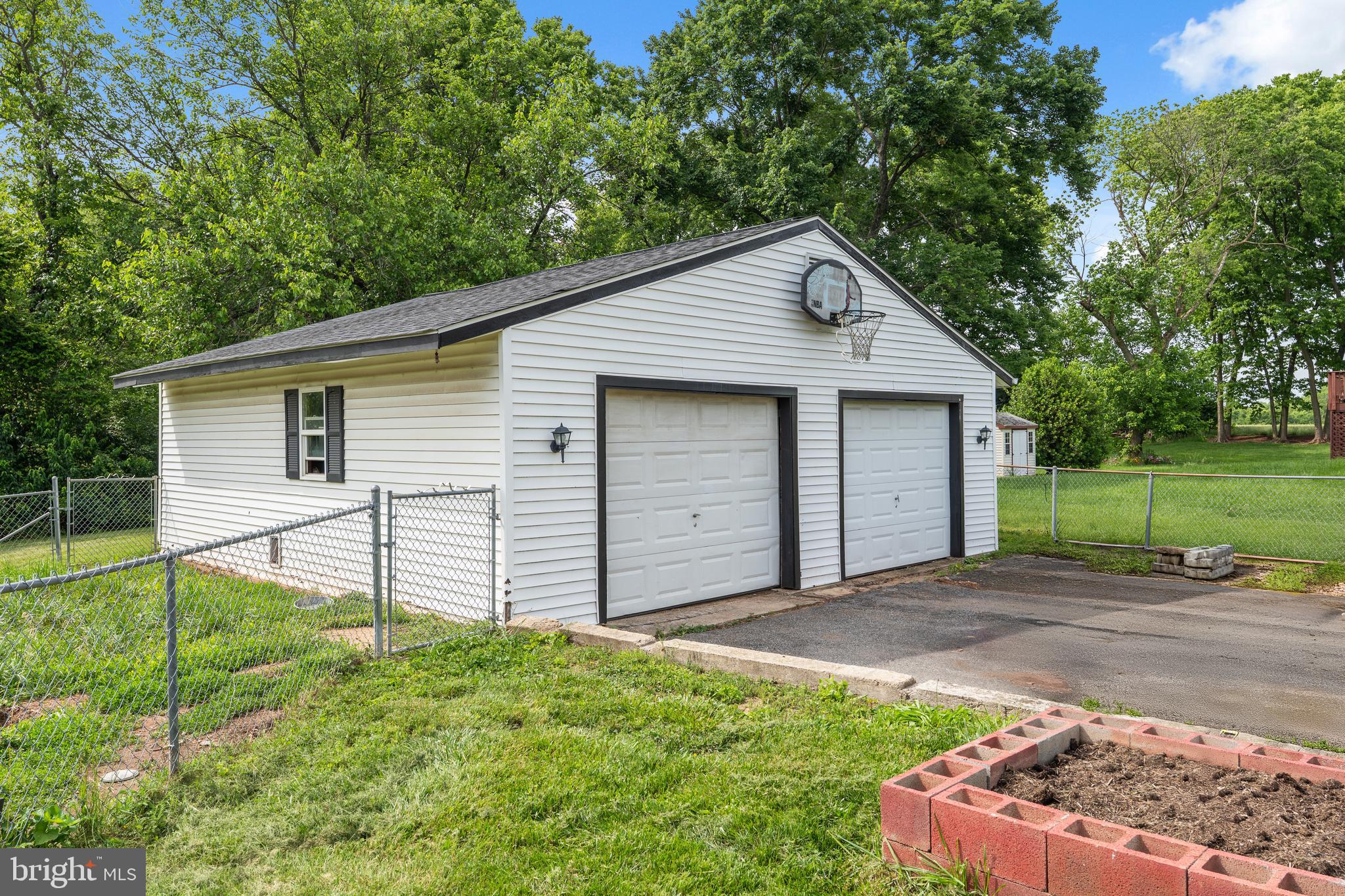 WINDSOR ESTATES - Residential
