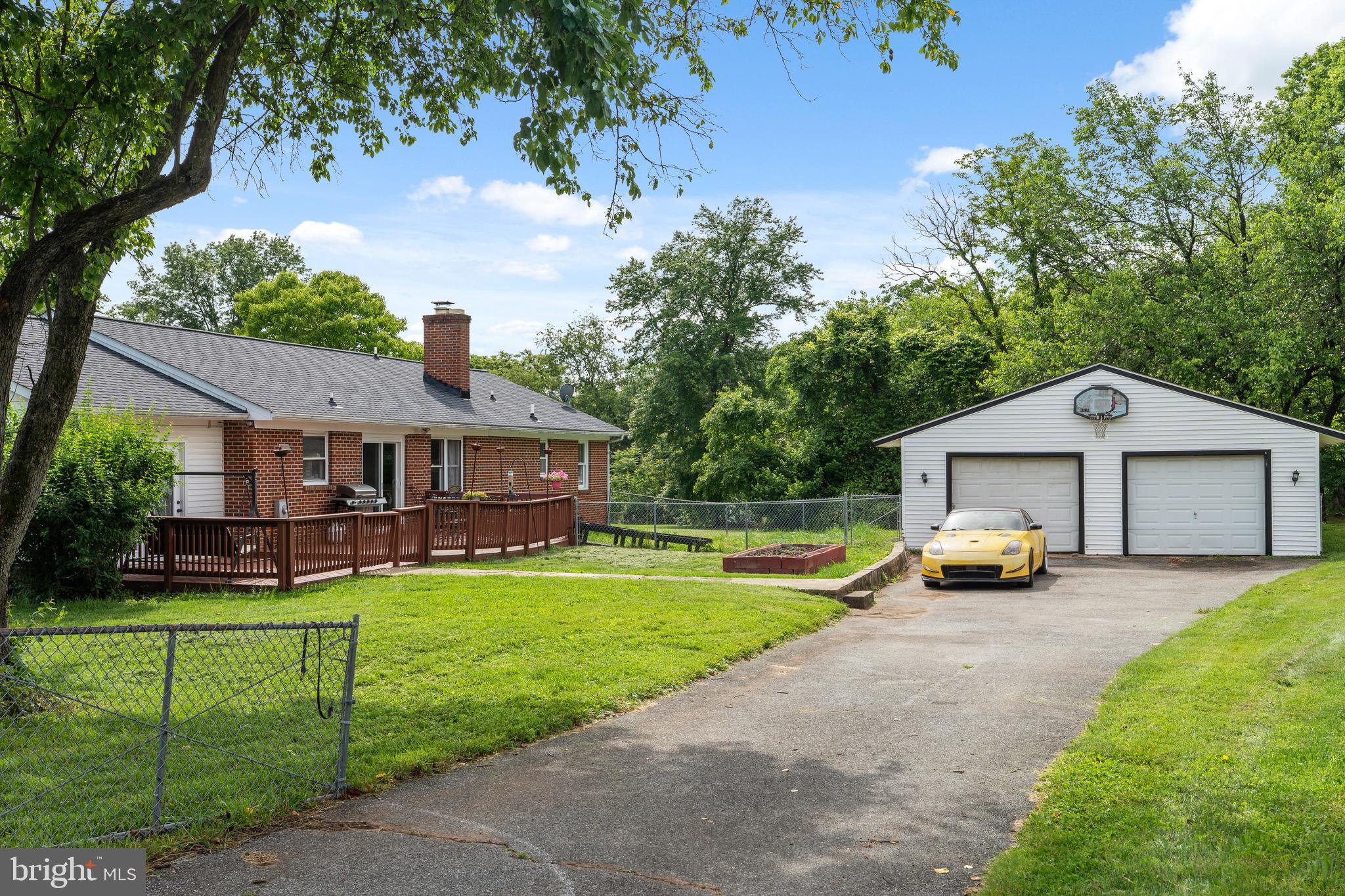 WINDSOR ESTATES - Residential