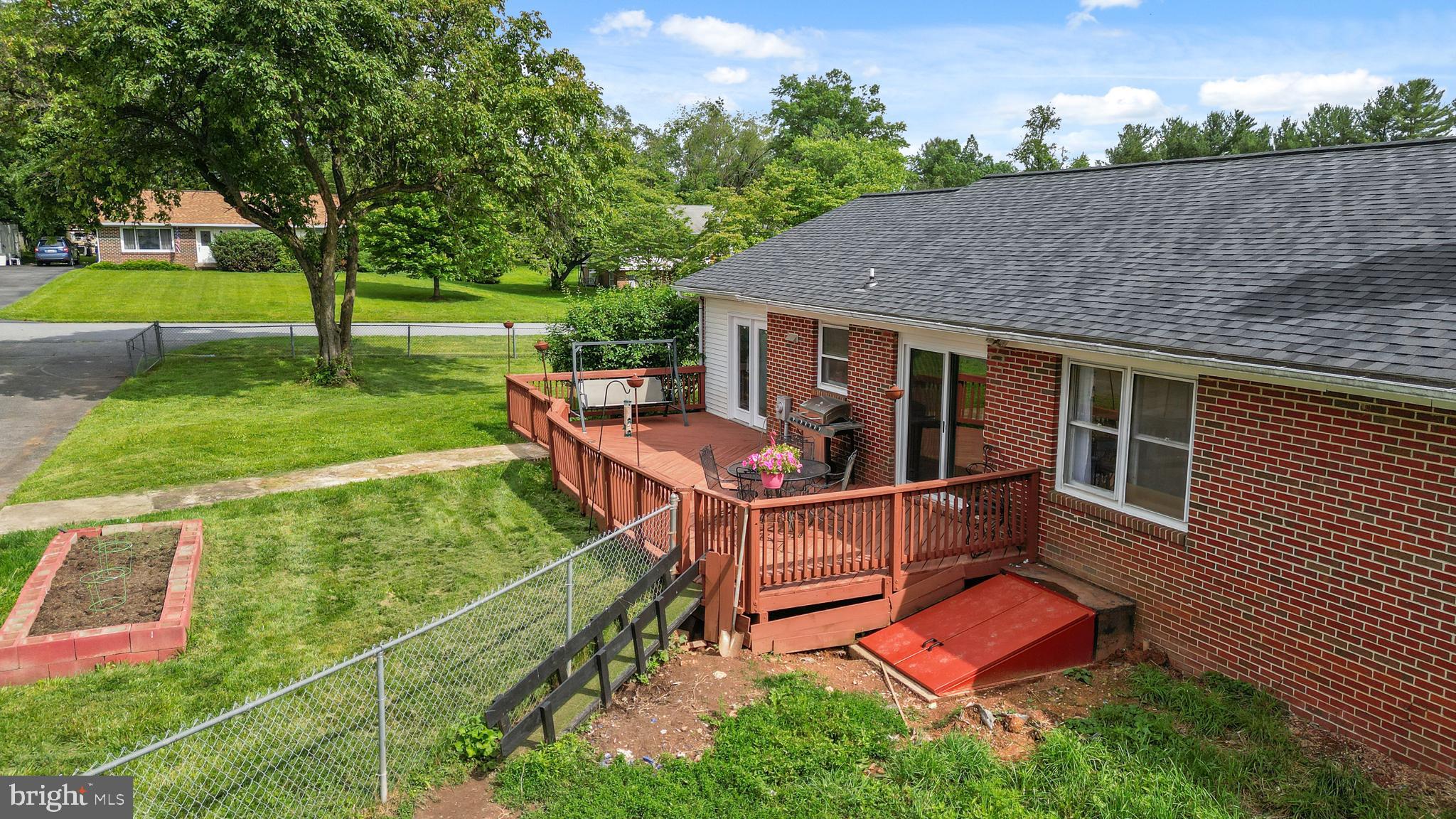 WINDSOR ESTATES - Residential