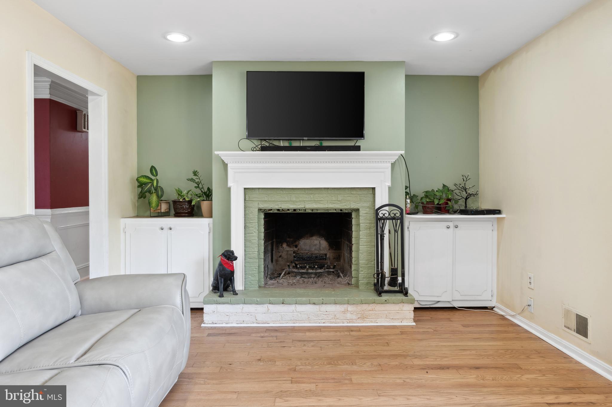 WINDSOR ESTATES - Residential